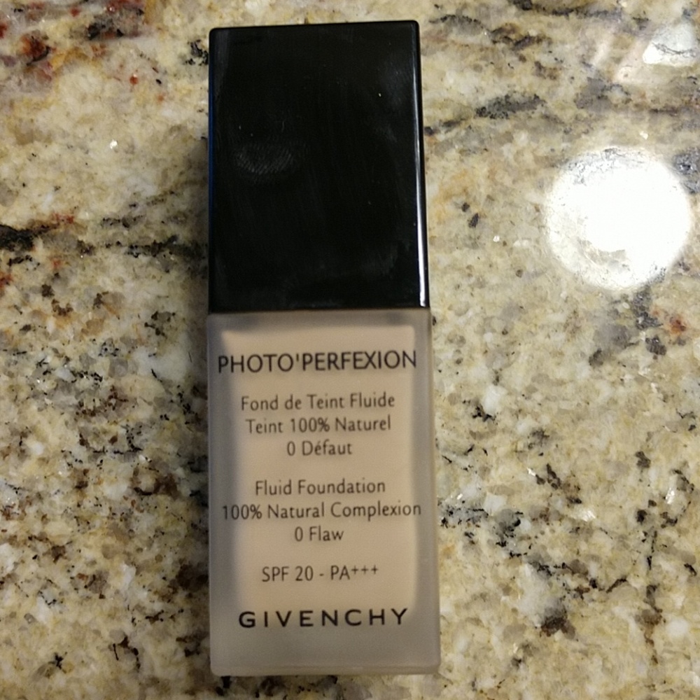 Givenchy Foundation
